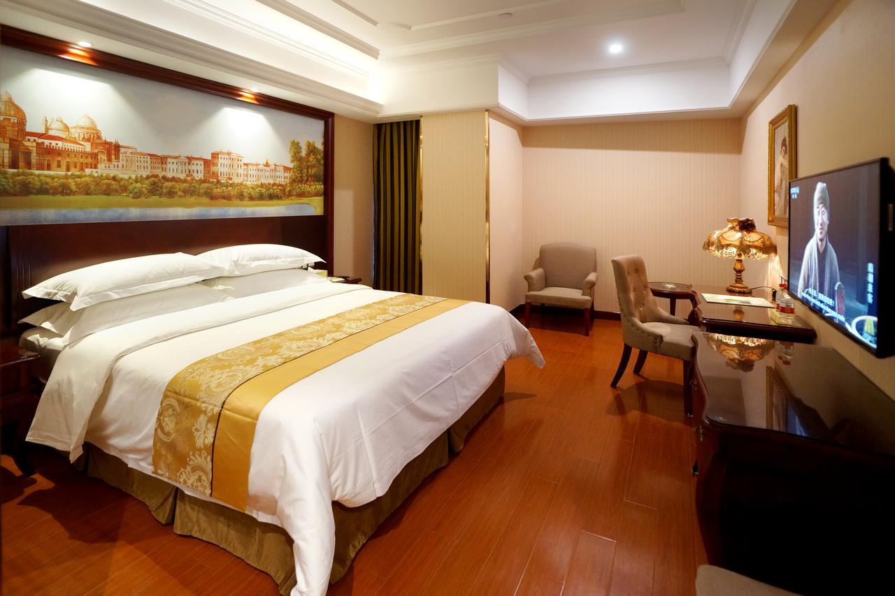 Vienna International - Pudong Airport Free Trade Zone - Free Shuttle Bus To Pvg Airport And Land Shanghai
