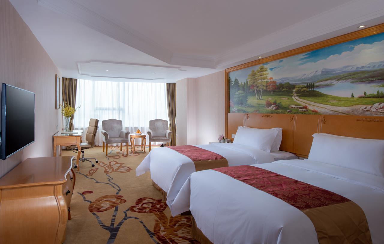 Vienna International - Pudong Airport Free Trade Zone - Free Shuttle Bus To Pvg Airport And Land 4* Shanghai