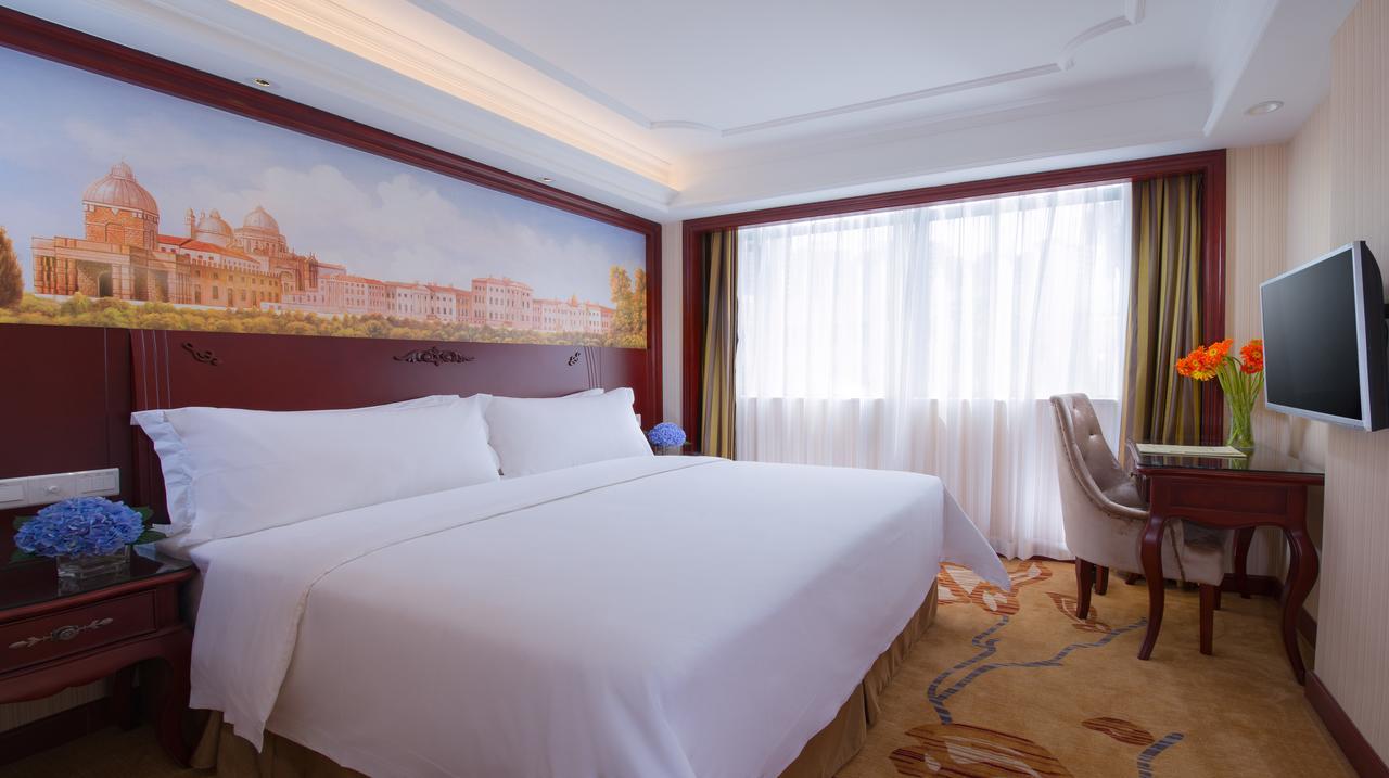 Vienna International - Pudong Airport Free Trade Zone - Free Shuttle Bus To Pvg Airport And Land Hotel