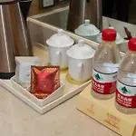 Vienna International Hotel - Shanghai Pudong Airport Free Trade Zone - Free Shuttle Bus To Pvg Airport And Disney Land