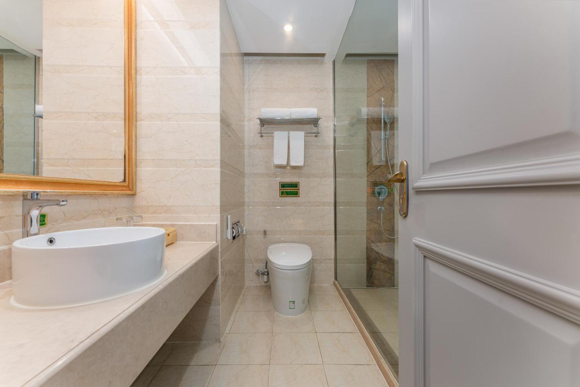 Viana International Hotel: Airport And Free Trade Zone With Shuttle Service