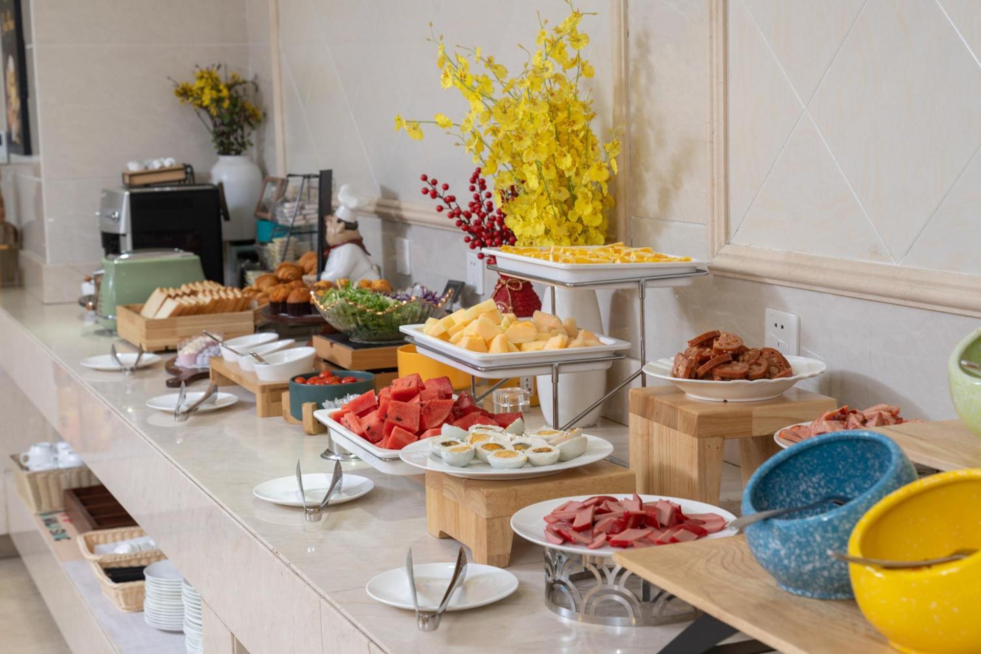 Viana International Hotel: Airport And Free Trade Zone With Shuttle Service Hotel Xangai