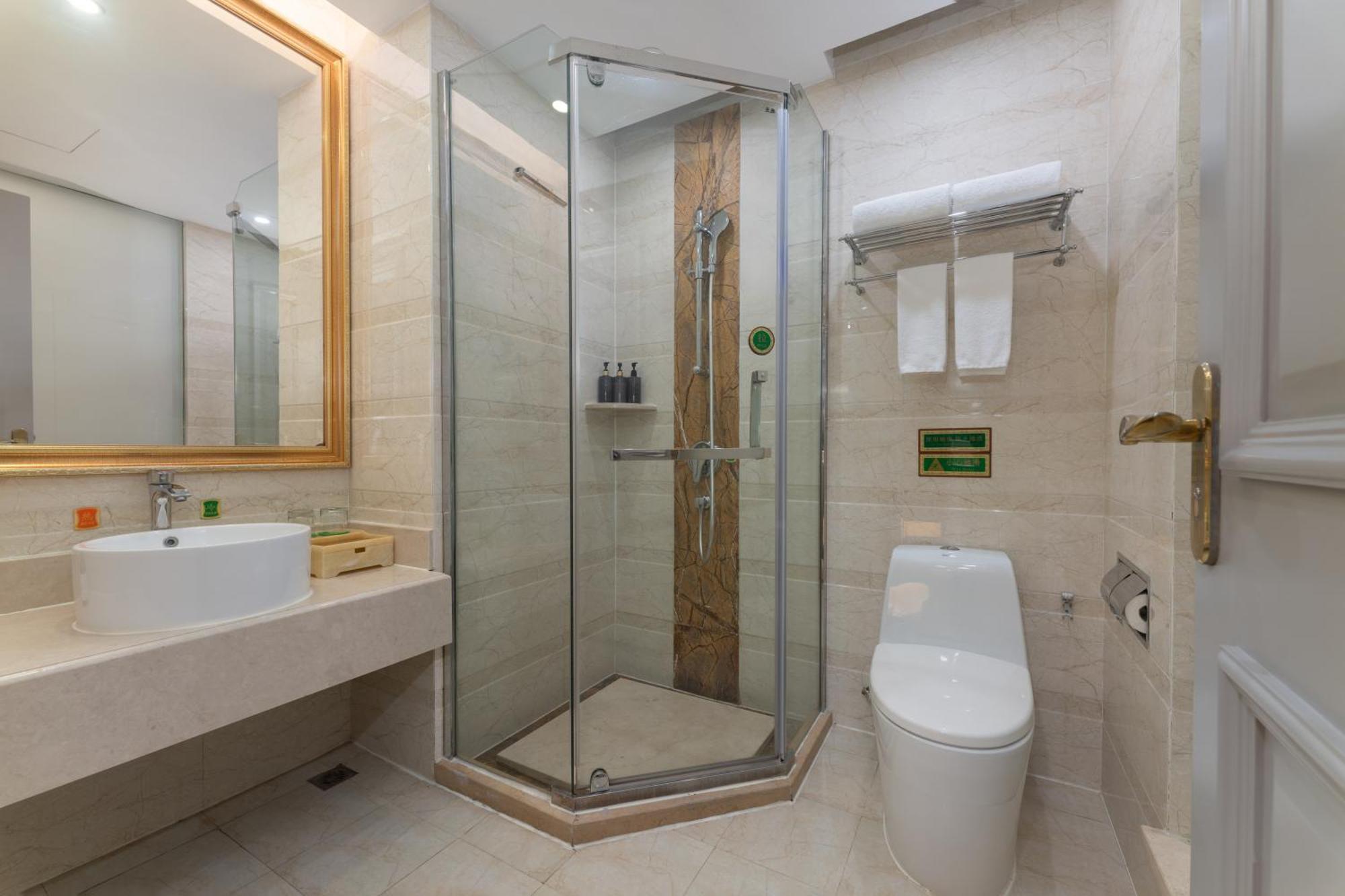 Hotel Viana International Hotel: Airport And Free Trade Zone With Shuttle Service 4*