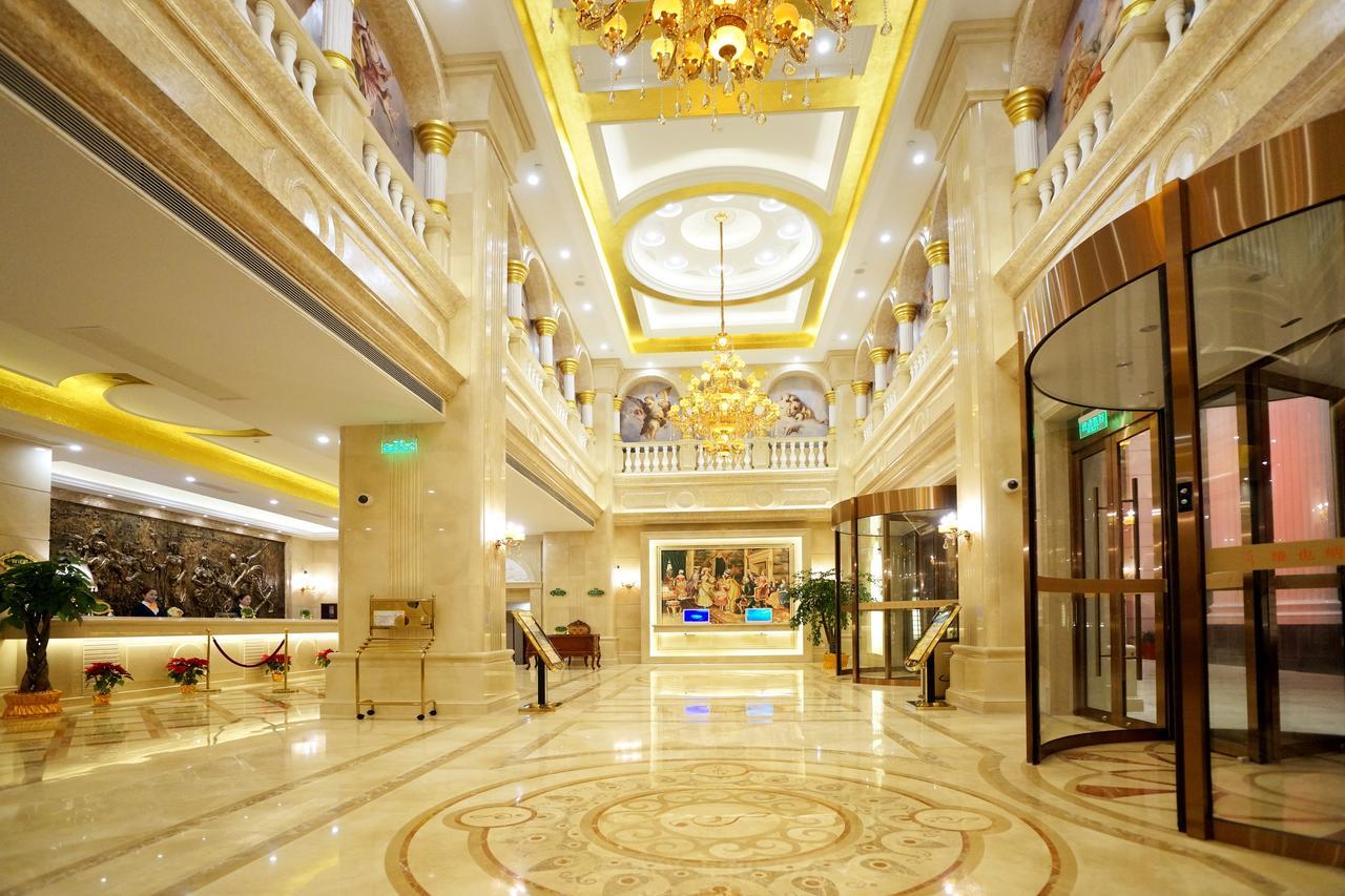 Viana International Hotel: Airport And Free Trade Zone With Shuttle Service Hotel